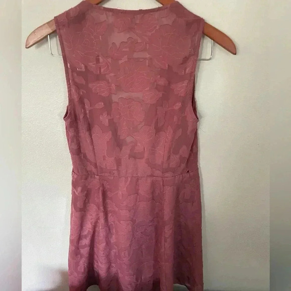 Revolve WAYF Flocked Wrap Dress In Deco Rose Embroidered Size XS - Picture 3 of 6
